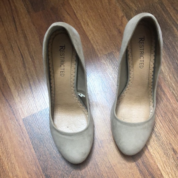 Restricted Taupe Embroidered Block Heels - Picture 2 of 7